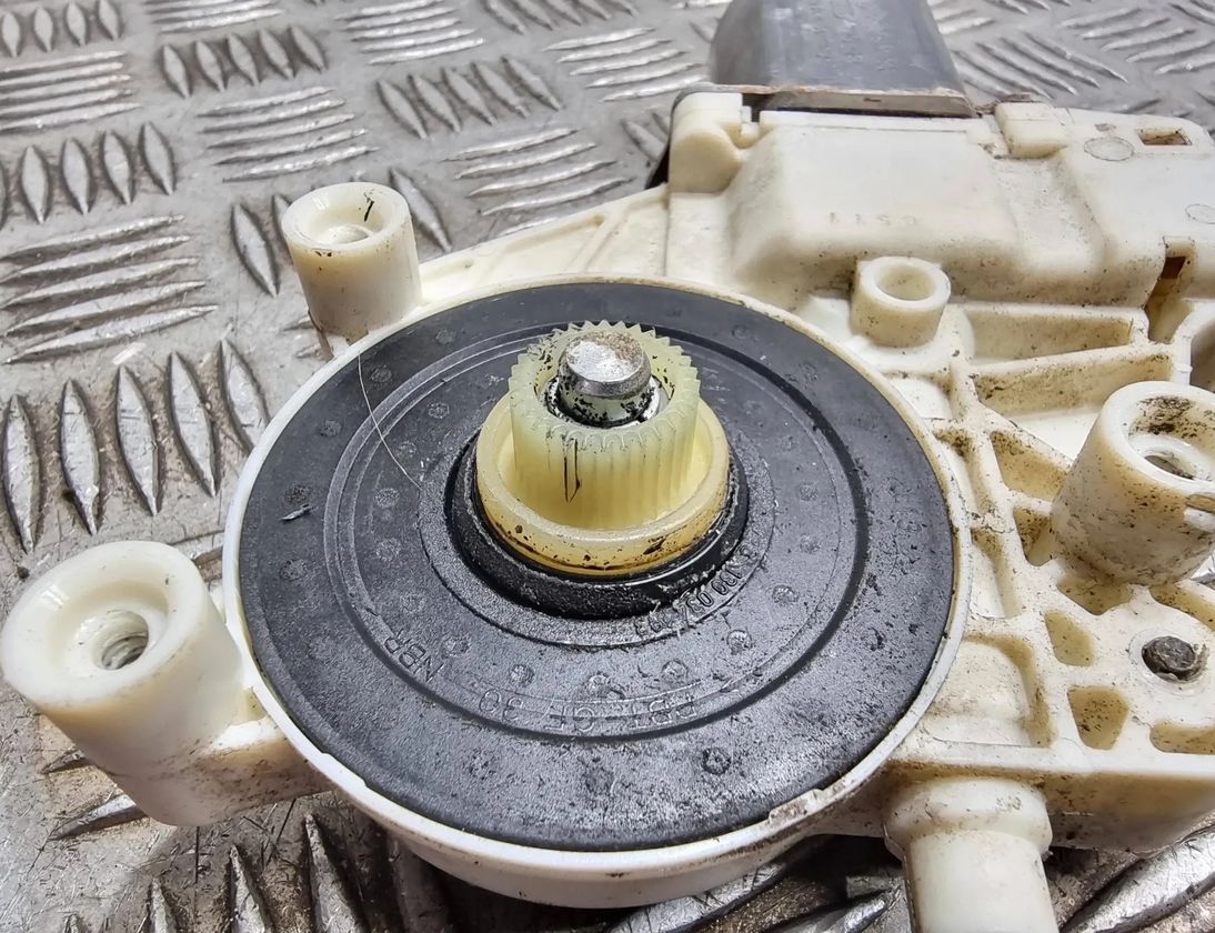 FORD Mondeo 4 generation (2007-2015) Front Left Door Window Regulator Motor 0130822286,6M2114553B 29888118