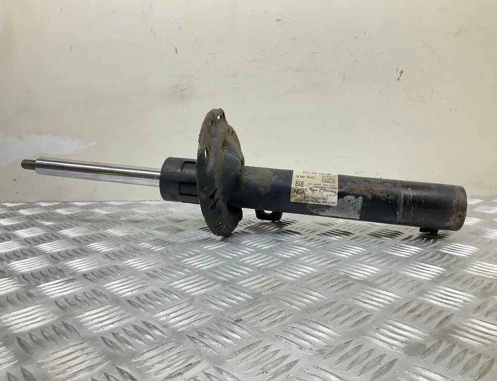 VOLKSWAGEN Passat B8 (2014-2023) Amortyzator przedni prawy 3Q0413031BN 34718698