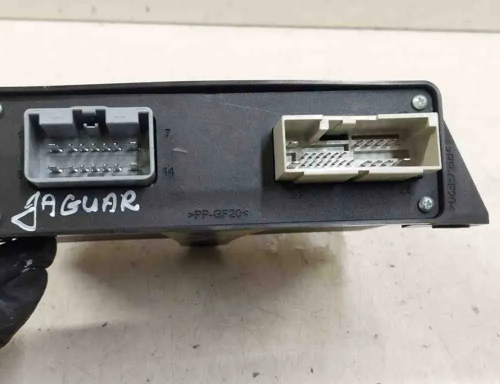JAGUAR XF 1 generation (2011-2016) Jednostka sterująca hamulca ręcznego 90044032,101015154938,AA0315A100AC,8W832C496AC 32731717