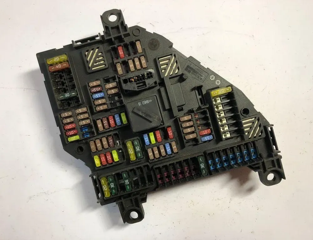 BMW 7 Series F01/F02 (2008-2015) Skrzynka bezpiecznikowa 9151322 34165983