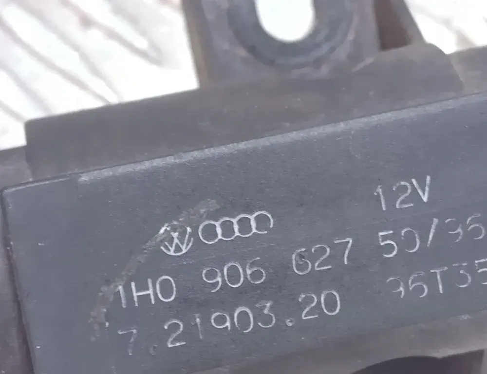 VOLKSWAGEN Sharan 1 generation (1995-2010) Solenoid Valve 1H0906627 31300920