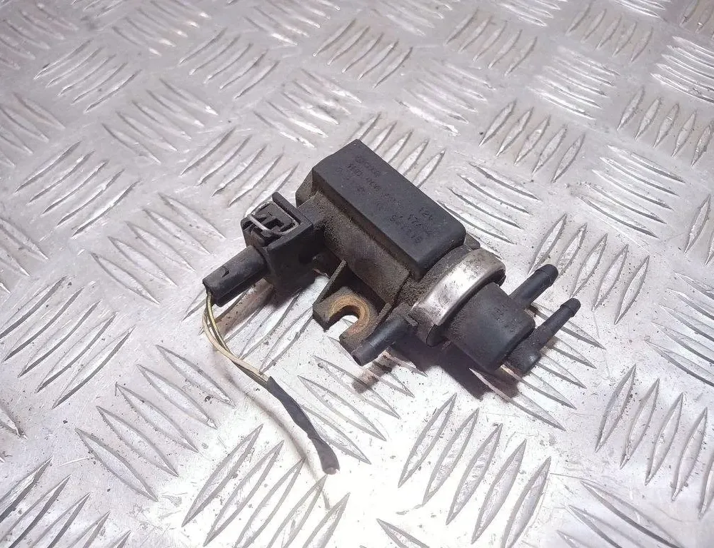 VOLKSWAGEN Passat B7 (2010-2015) Solenoid Valve 1H0906627 31404039