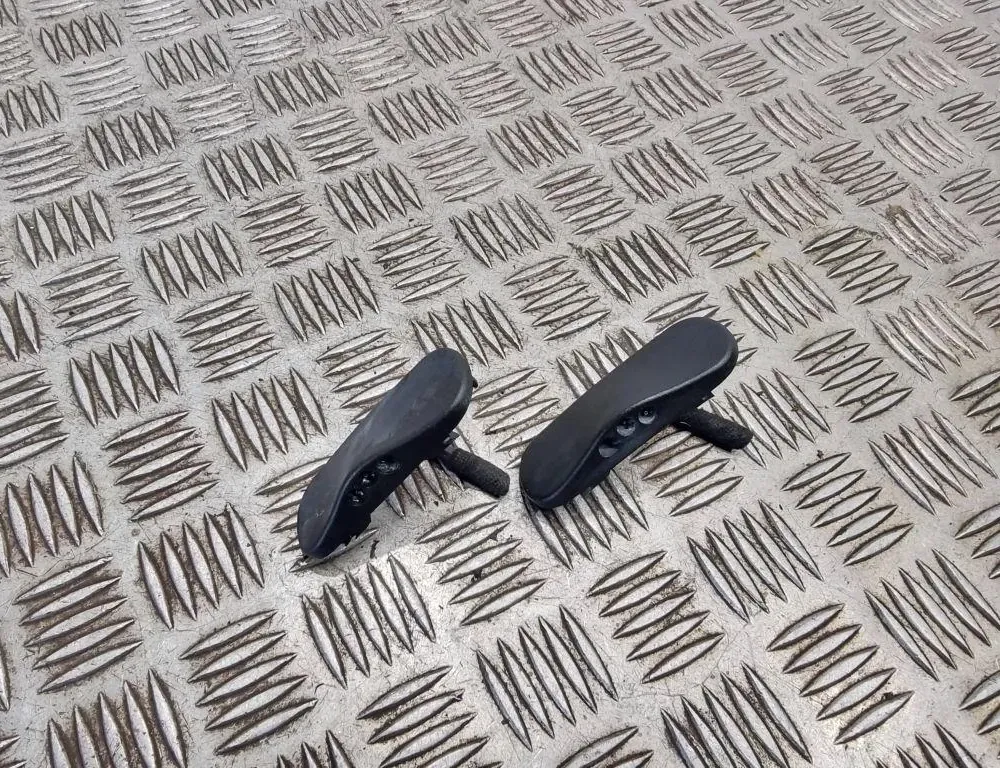 AUDI A1 8X (2010-2020) Dysza do szyby przedniej 8x0955987 33489466