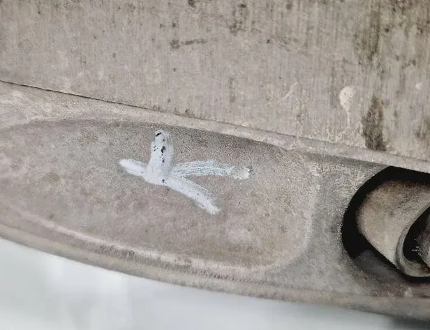 BMW 5 Series F10/F11 (2009-2017) Zacisk hamulca przedniego lewego 6030348 32281145