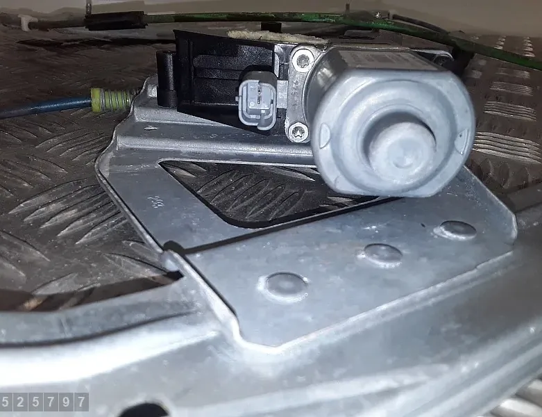 MERCEDES-BENZ G-Class W463 (1990-2024) Rear left door window lifter 9674252480 35108272