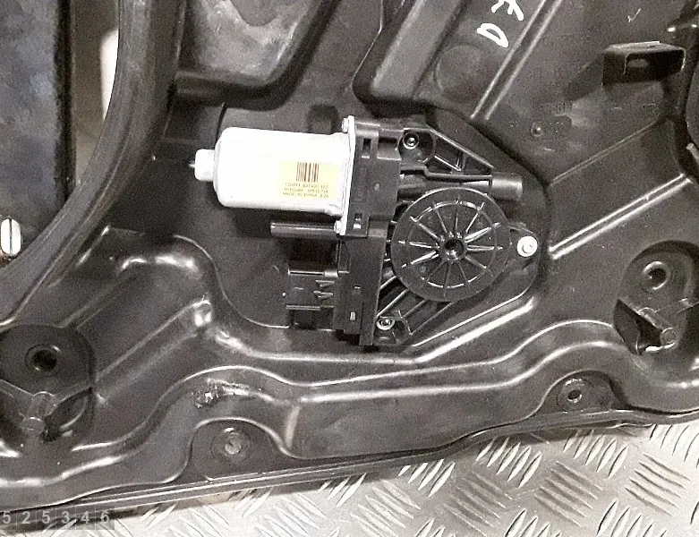 MERCEDES-BENZ G-Class W463 (1990-2024) Rear left door window lifter 04589598ak 34984142