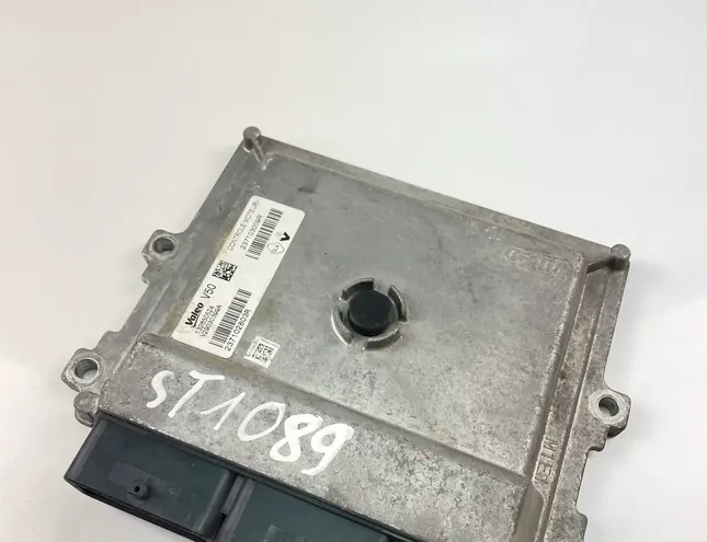 RENAULT Clio 4 generation (2012-2020) Engine Control Unit ECU 237102803R,237103009R 28253462