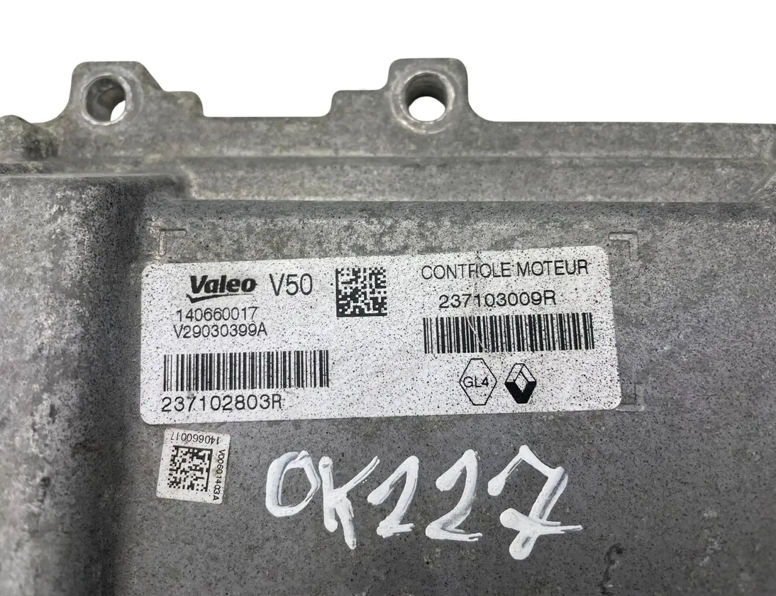 DACIA Sandero 2 generation (2013-2020) Engine Control Unit ECU 237103009R,237102803R 33077663