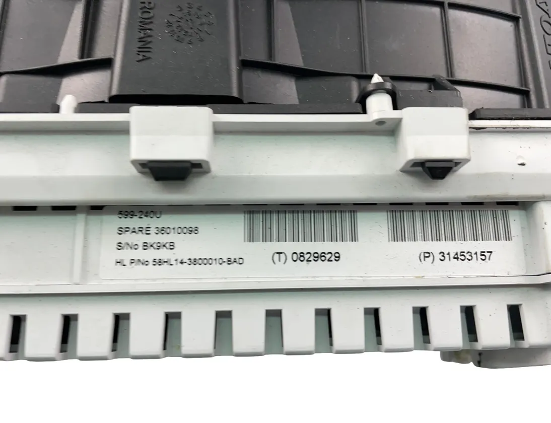 VOLVO V40 2 generation (2012-2020) Speedometer 31453157 35108339