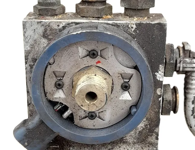 IVECO EuroCargo I-III (1991-2015) Uchwyt filtra oleju 504091575 34790620