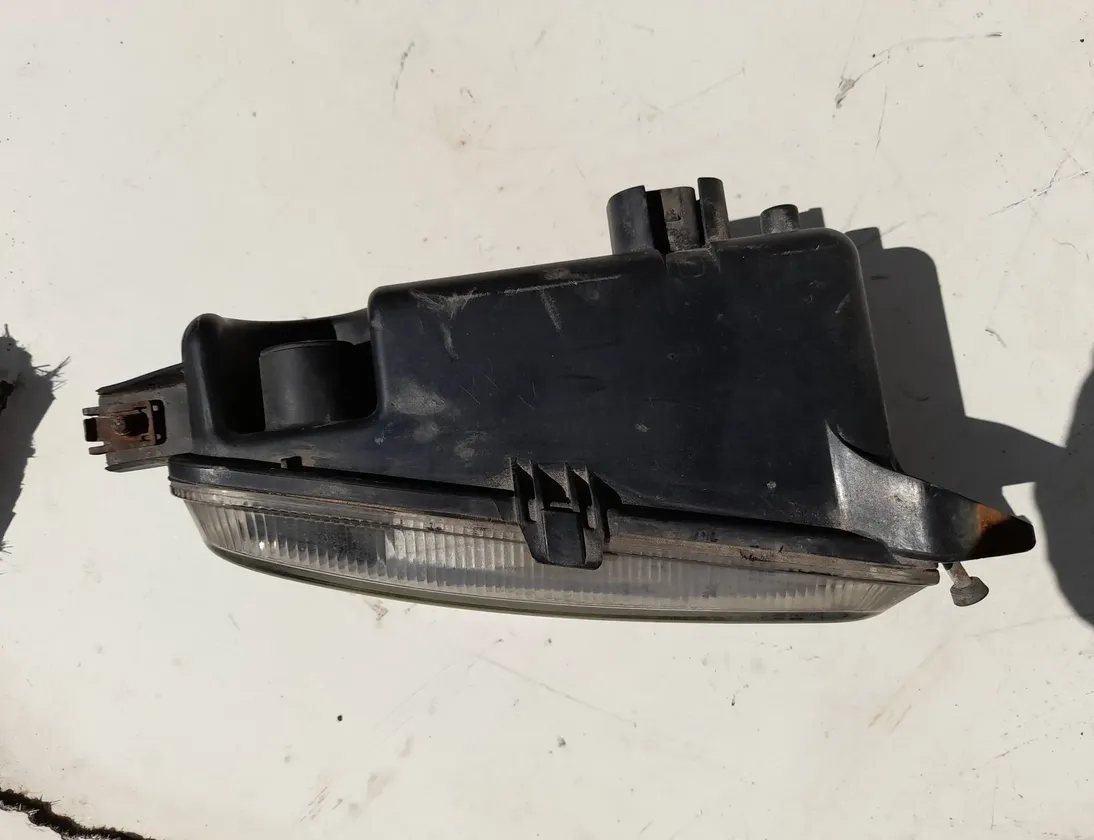 MERCEDES-BENZ ACTROS MP2 / MP3 (2002-present) Przednie prawe światło przeciwmgielne 599.01.000.01,A9438200156 12568338