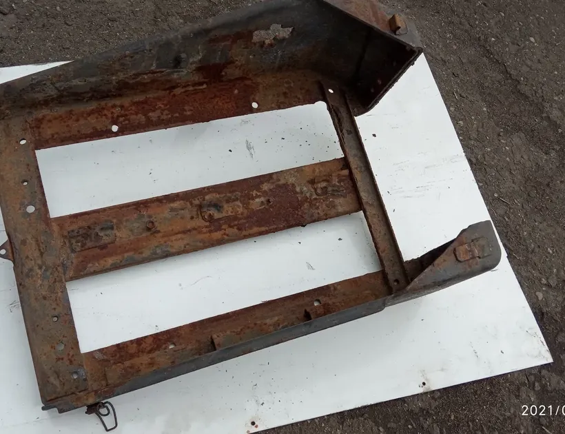 MERCEDES-BENZ LK/LN2 (1984-1998) Uchwyt baterii 12701891