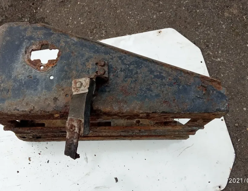 MERCEDES-BENZ LK/LN2 (1984-1998) Uchwyt baterii 12701891