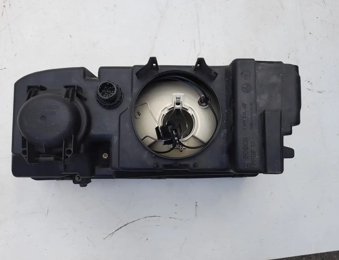 MERCEDES-BENZ ACTROS (1996-2002) Przedni prawy reflektor 1305239069,1305235247,1305239069,1305235247,1305621356,0301081114,0301081114,02HC/R,1305621356 13453079