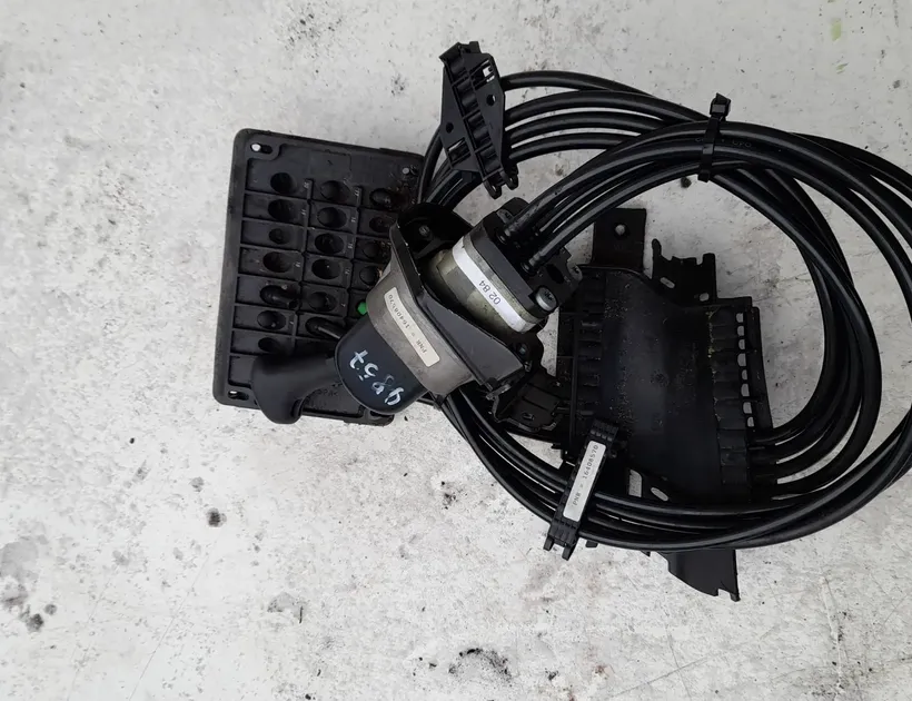 MERCEDES-BENZ ACTROS MP2 / MP3 (2002-present) Uchwyt hamulca ręcznego 16408570 13935899