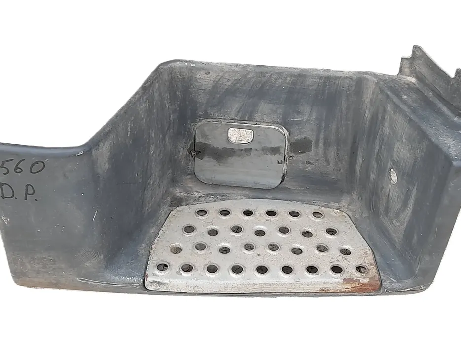 MAN TGX (2007-present) Prawy dolny stopień 81615100914,81.61510-0914,81615200050,81.61520-0050 34906810