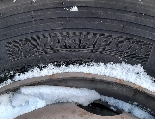 IVECO EuroCargo I-III (1991-2015) Koło R17.5*J6*ET-*Ø190*6X245,215/75R17.5126/124M,8mm,Michelin,504252836 28100188