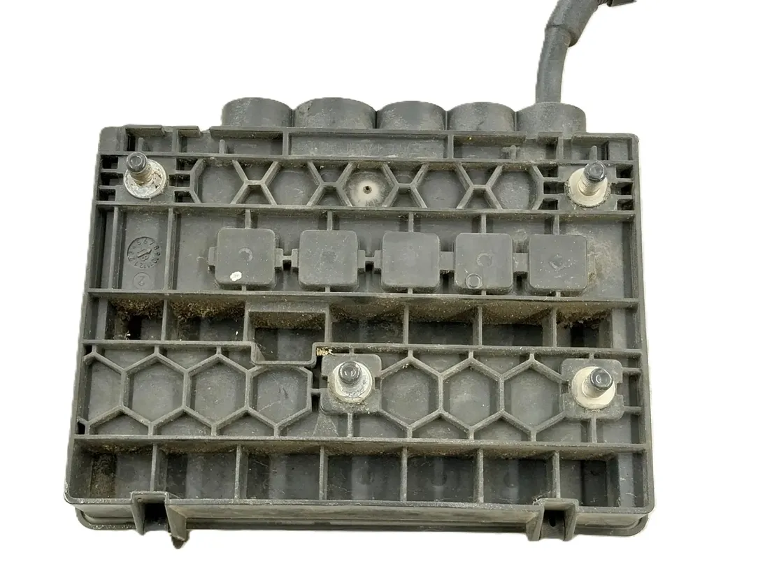 SCANIA L,P,G,R,S series (2016) Skrzynka bezpiecznikowa 2568760,2568759,2568758,2568757 30771996