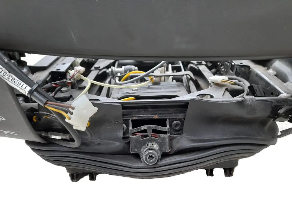 VOLVO FMX II (2012-present) Przednie lewe siedzenie 22040333,21701451,21701452,21433128,21432206,20443675,21432237,21911249 32831926