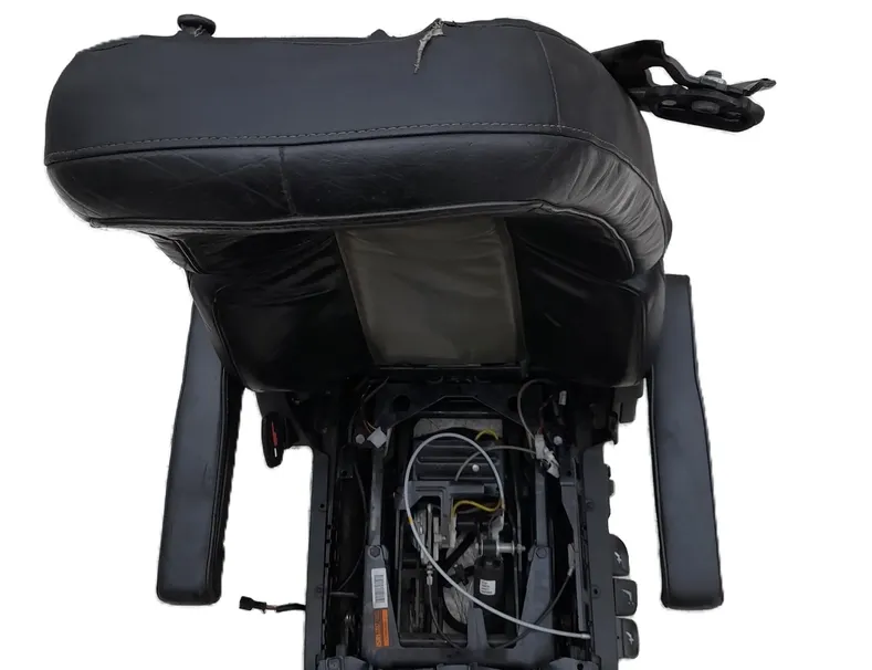 VOLVO FMX II (2012-present) Przednie lewe siedzenie 22040333,21701451,21701452,21433128,21432206,20443675,21432237,21911249 32831926