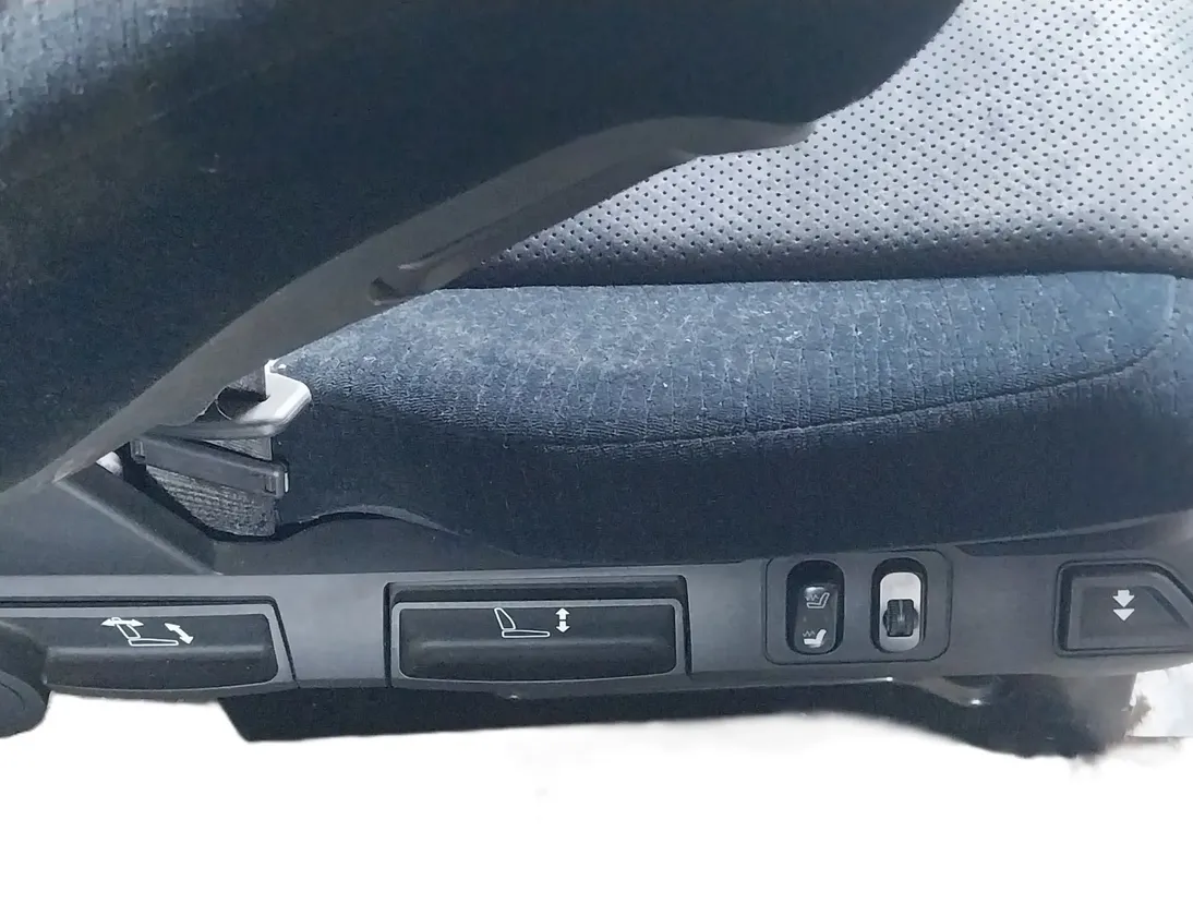 MERCEDES-BENZ ACTROS MP4 (2011-present) Przednie prawe siedzenie A9606601840,A9606601840,9606601840,A9609101704,A9609101704,9609101704,E80616599 33090783