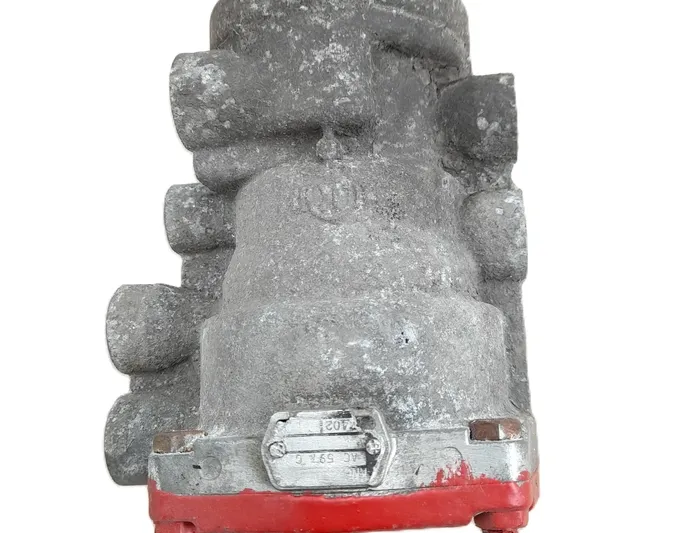 IVECO EuroCargo I-III (1991-2015) Trailer control valve AC597C,AC597C,KNORR-BREMSE,41032555,41032556 33921381