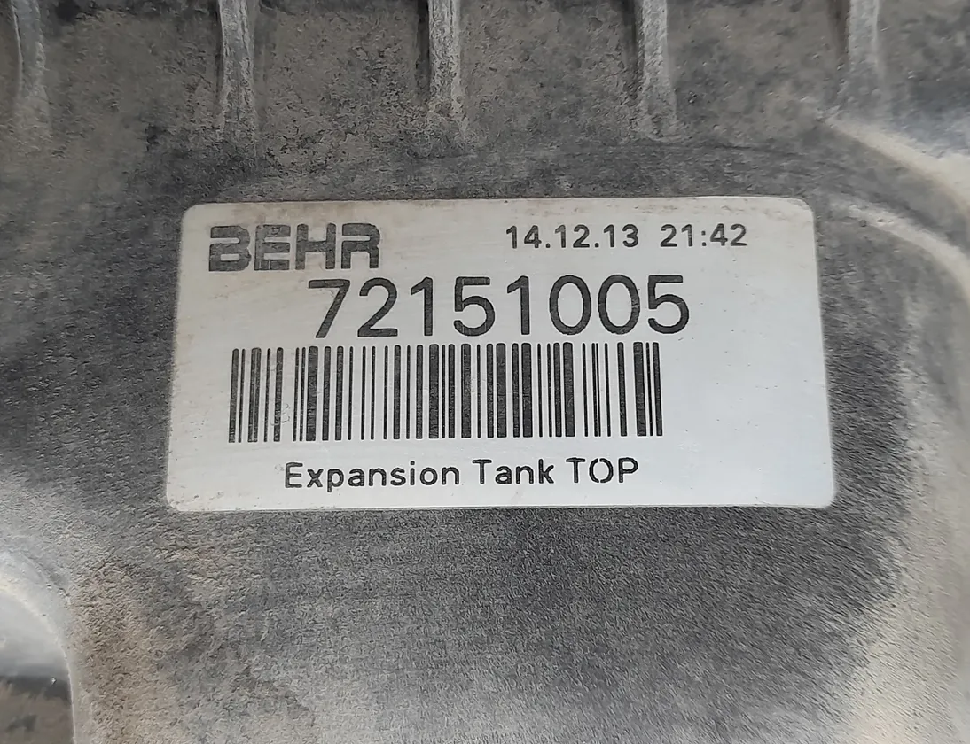 MAN TGX (2007-present) Chłodnica klimatyzacji 81061006658,81.06100-6658,79367002,81274210232,81.27421-0232,81963050167,81.96305-0167,81963300205,81.96330-0205 34870031