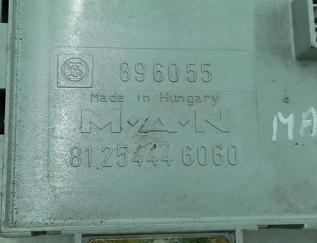 MAN L 2000 (1993-present) Skrzynka bezpiecznikowa 81254446060,81.25444.6060,81254446060,896055 34220789