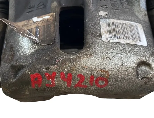 PEUGEOT 208 Peugeot 208 (2012-2015) Zacisk hamulca przedniego lewego 9805497680 35102993