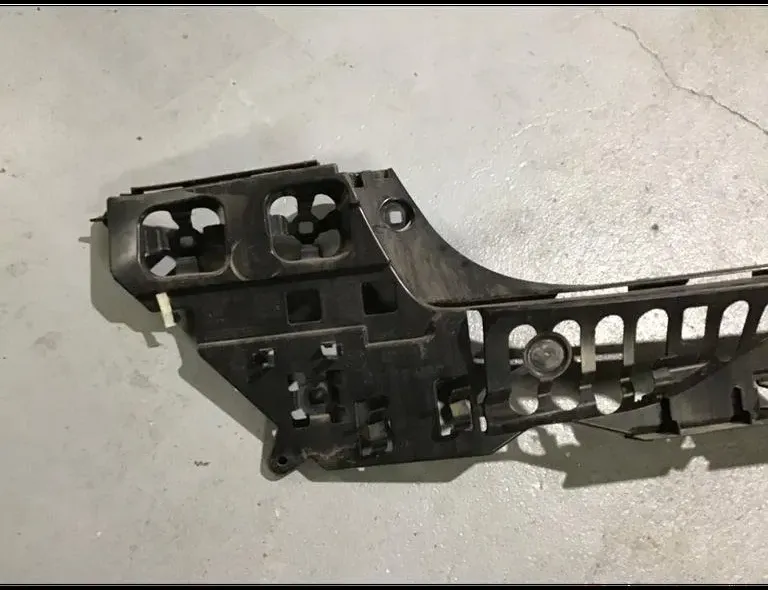 BMW 7 Series G11/G12 (2015-2023) Wspornik tylnego lewego zderzaka 7357144 32200750