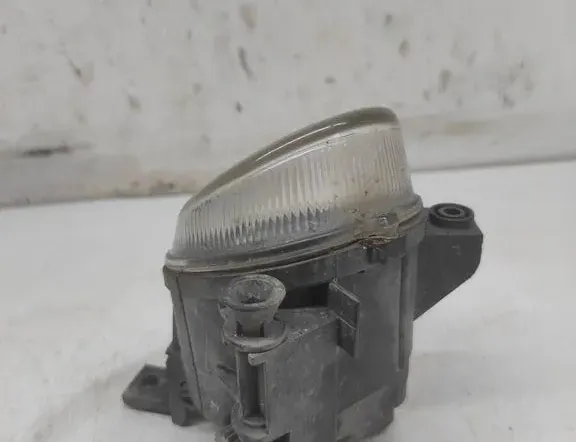 AUDI A4 B7/8E (2004-2008) Przednie lewe światło przeciwmgielne 8E0941700C 33242233