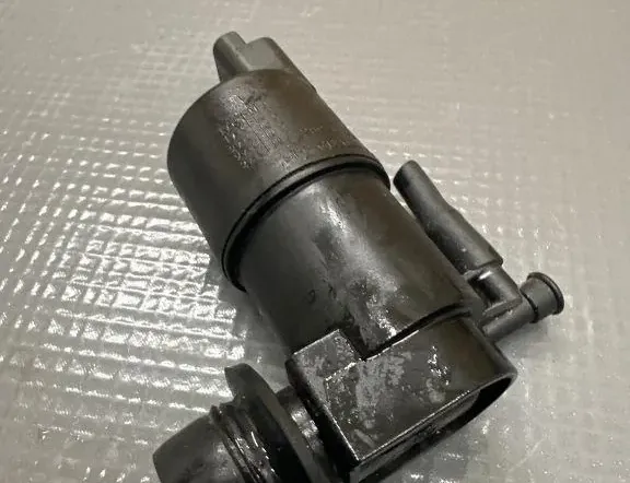 PEUGEOT 508 2 generation (2018-2023) Silnik zbiornika spryskiwacza 9641553880 33143151