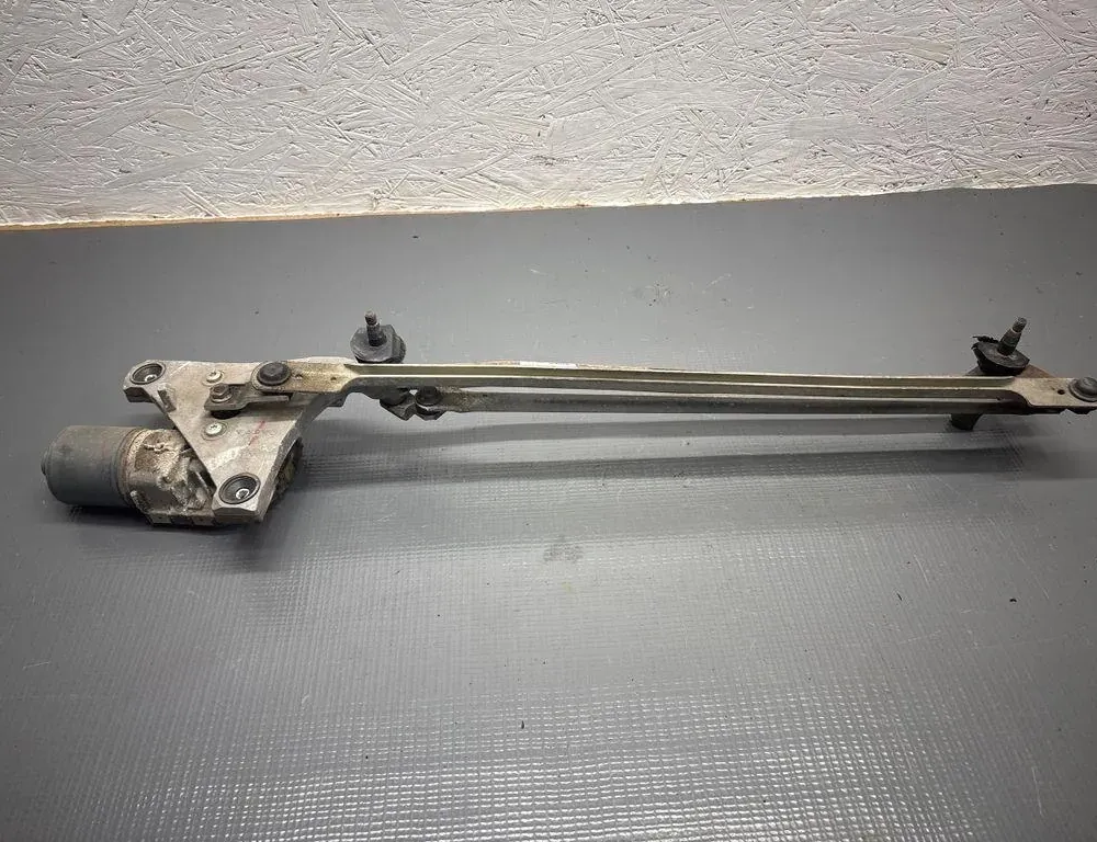 VOLVO V70 3 generation (2007-2020) Front Windshield Wiper Mechanism 1397220585 33163711