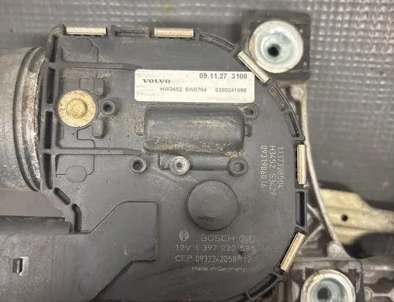 VOLVO V70 3 generation (2007-2020) Front Windshield Wiper Mechanism 1397220585 33163711