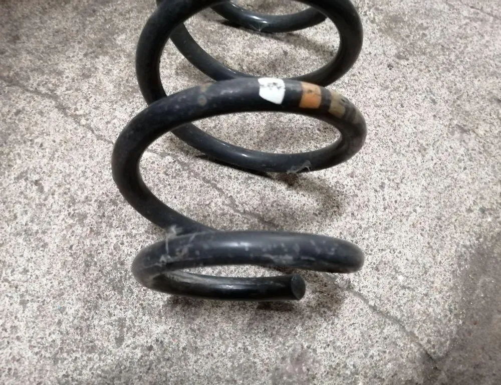 VOLKSWAGEN Passat B5 (1996-2005) Front Left Coil Spring 35106352