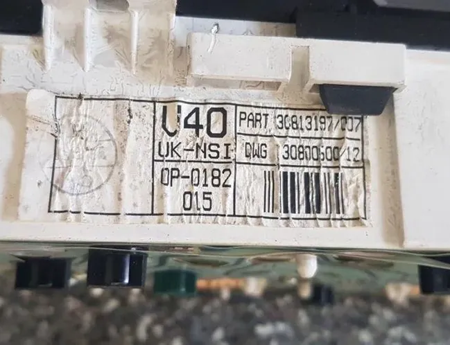 VOLVO S40 1 generation (1996-2004) Speedometer 308813197 35109844