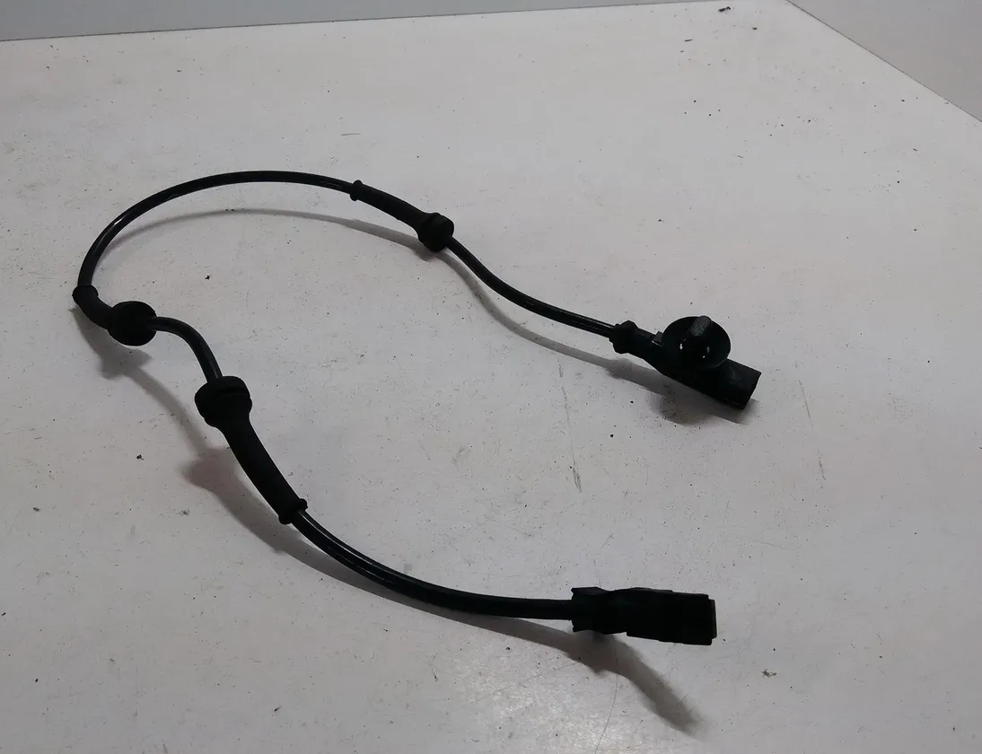 RENAULT Clio 3 generation (2005-2012) Front Right ABS Sensor 0265007742,8200419177 28404827