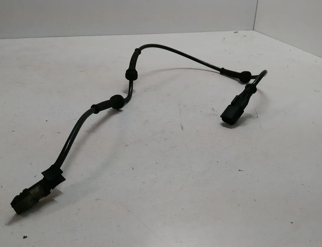 RENAULT Clio 3 generation (2005-2012) Front Right ABS Sensor 0265007742,8200419177 28421857