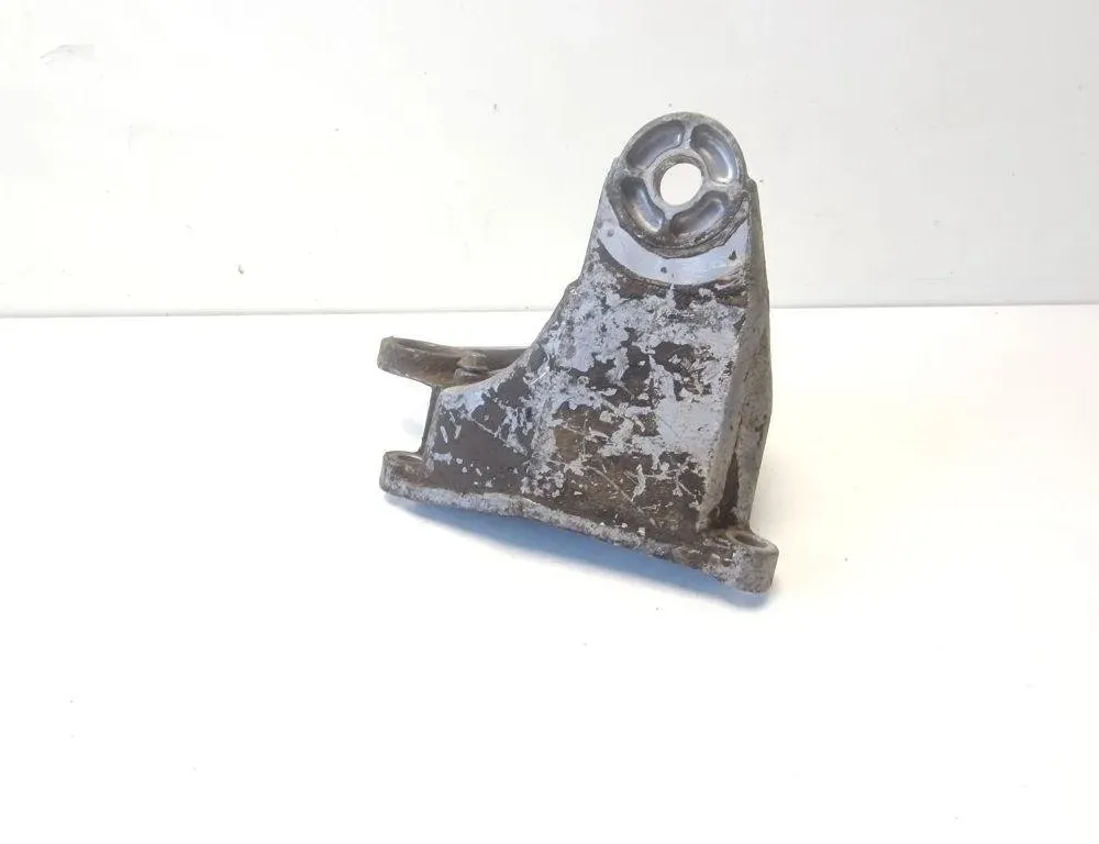 AUDI A4 B8/8K (2011-2016) Engine Bracket Right Side 8D0399114S 31237580