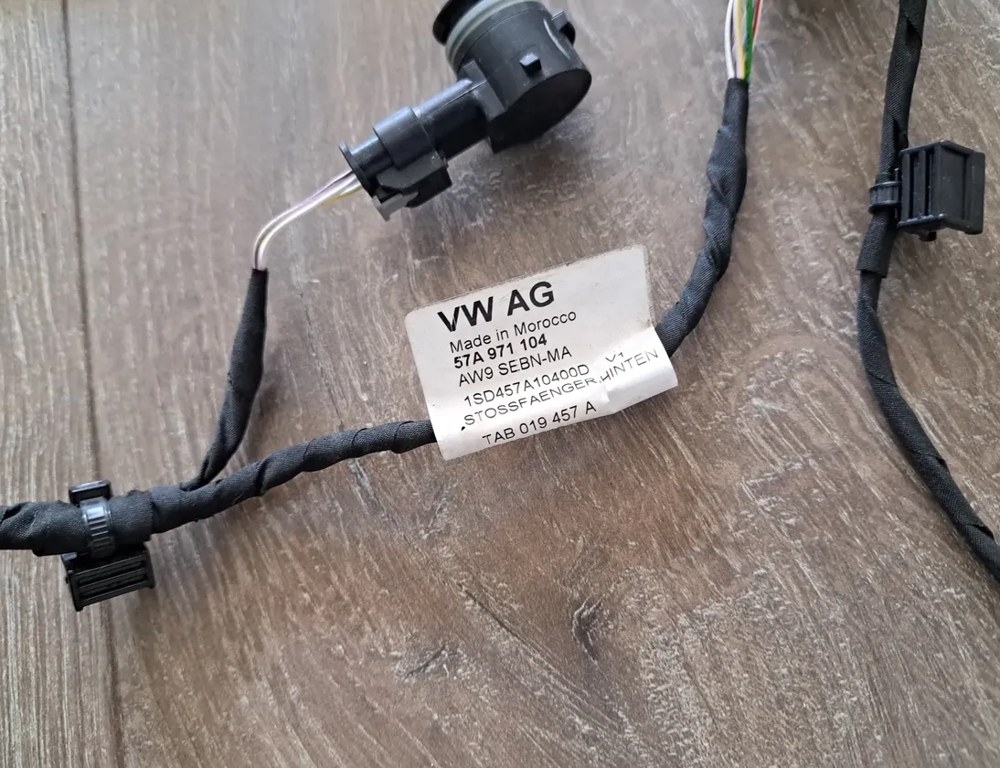 SKODA Karoq 1 generation (2017-2024) Zestaw tylnych czujników parkowania 4F0973703,5Q0319275B,57A971104 20406485