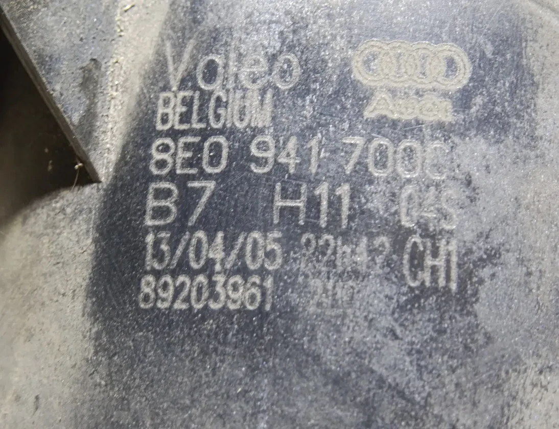 AUDI A4 B7/8E (2004-2008) Przednie prawe światło przeciwmgielne 8E0941700C 14370481