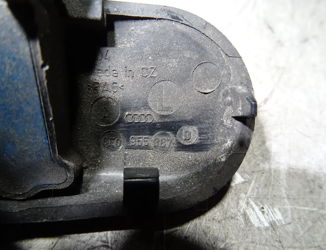 AUDI A4 B7/8E (2004-2008) Dysza do szyby przedniej 8E0955987D,8E0955988D 17113848