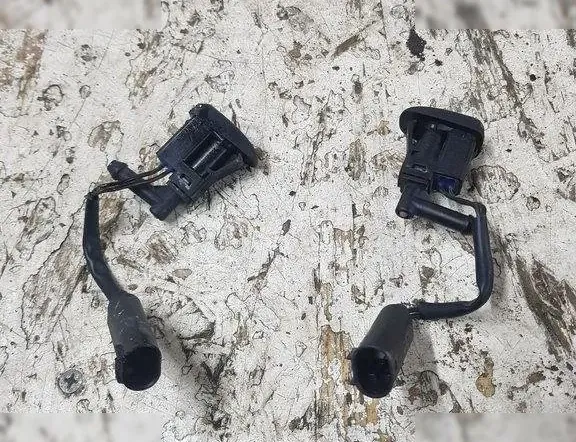 BMW 1 Series E81/E82/E87/E88 (2004-2013) Dysza do szyby przedniej 7110851 17478949