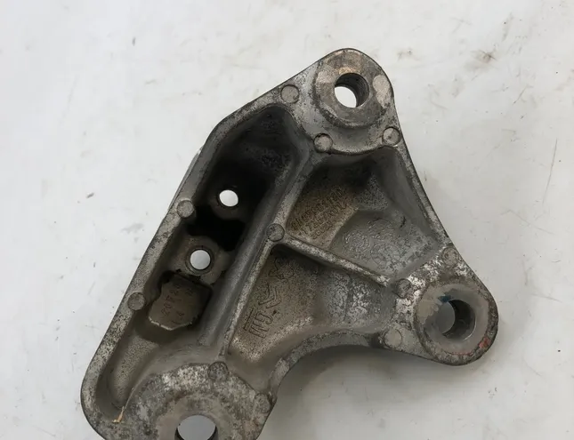 PEUGEOT Expert 3 generation (2017-2023) Gearbox Mount Bracket 9807981180 35104906