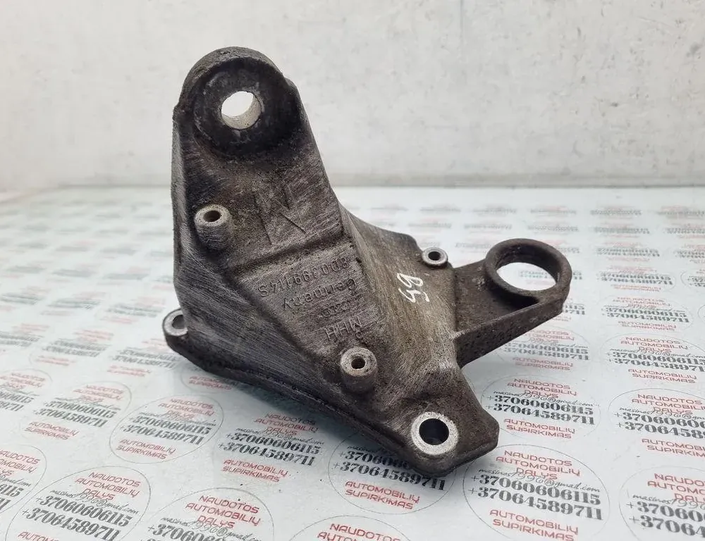 VOLKSWAGEN Passat B7 (2010-2015) Gearbox Mount Bracket 8D0399114S 33904015