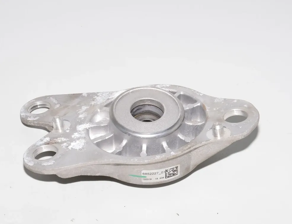 BMW i3 I01 (2013-2024) Rear Left Shock Absorber Bracket 6852227 11813610