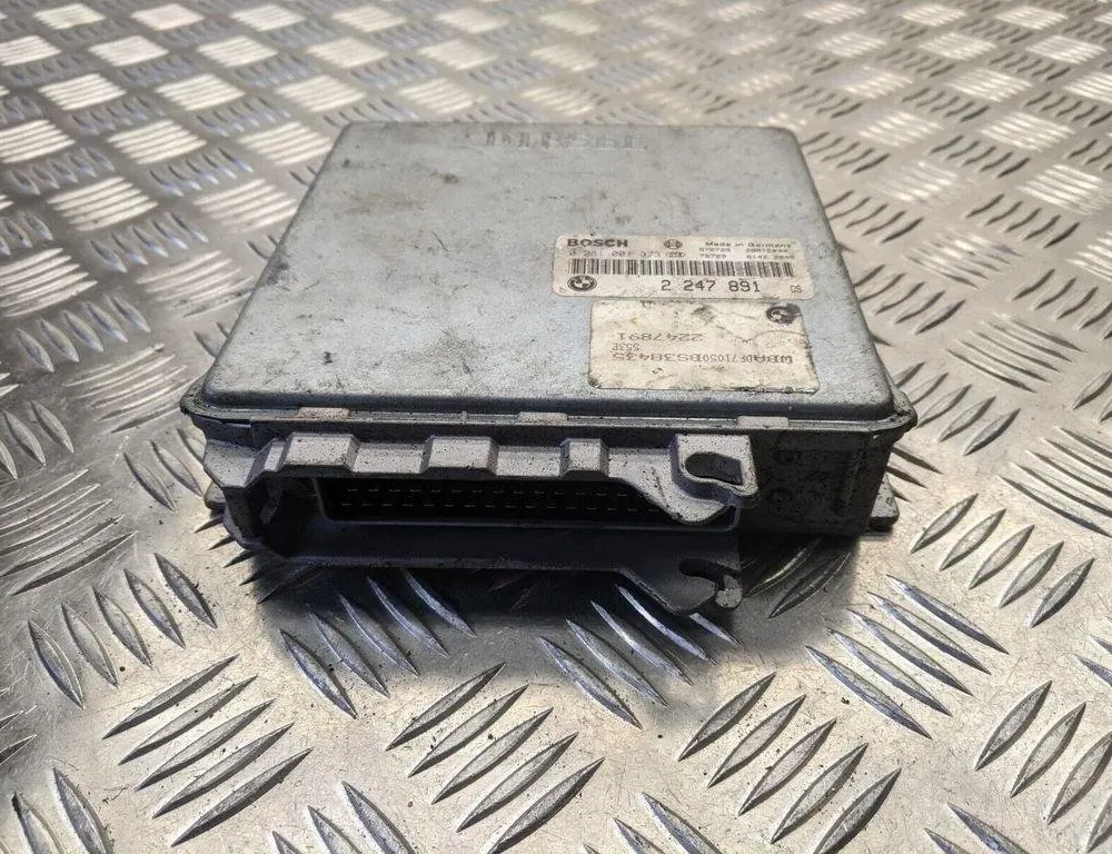 BMW 5 Series E39 (1995-2004) Engine Control Unit ECU 2247891 31425589