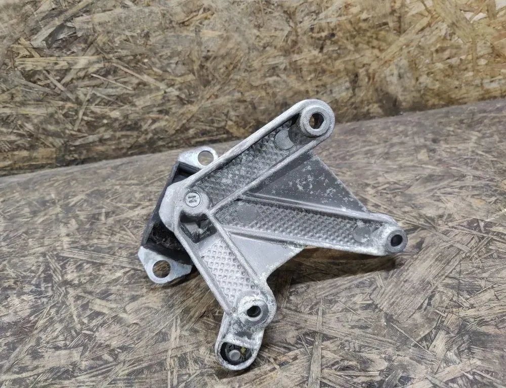 DACIA Logan 2 generation (2013-2020) Gearbox Mount Bracket 8200457080,8200043084 34632813