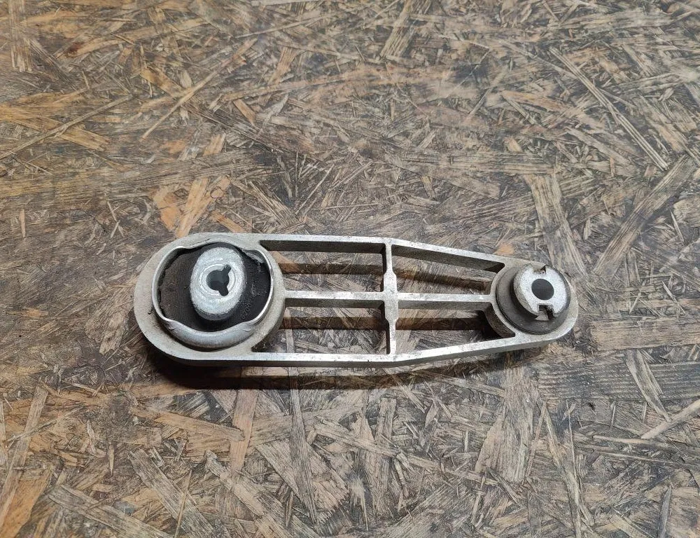 DACIA Logan 2 generation (2013-2020) Front engine mount 8200500928 34631839