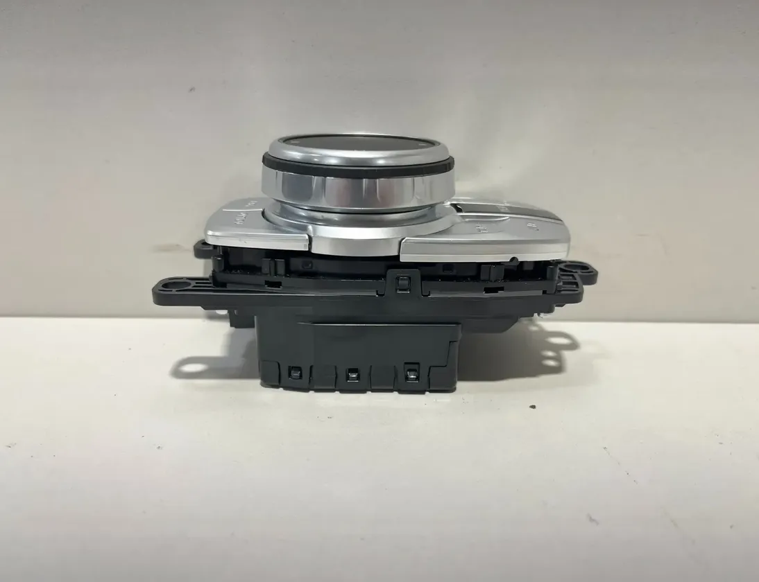 BMW 7 Series G11/G12 (2015-2023) Pokrętło sterowania nawigacją 9459629,5A3B1E0,5A14E59,5A0DC91,9490073,6844222,6829077,6821892,6819707,9117991 35053436